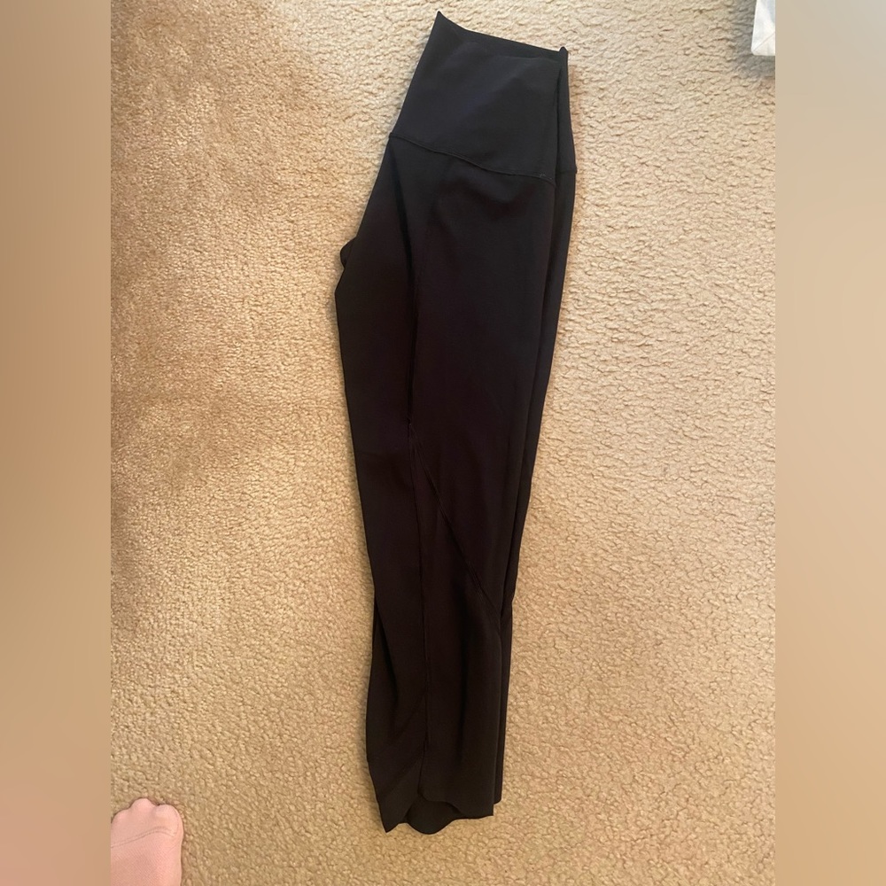 Lululemon Crop scalloped black Leggings